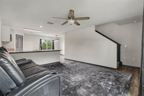 Casa en venta en Spring Hill, Florida, 4 dormitorios, 171.59 m2 № 2383679 - foto 3