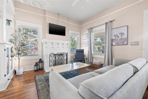 Villa ou maison à louer à Tampa, Floride: 2 chambres, 120.4 m2 № 1846714 - photo 4