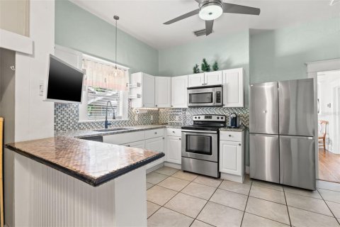 Villa ou maison à louer à Tampa, Floride: 2 chambres, 120.4 m2 № 1846714 - photo 14