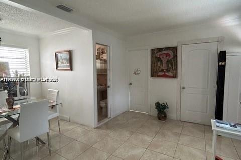 Casa en venta en Miami, Florida, 5 dormitorios, 159.42 m2 № 1968683 - foto 14