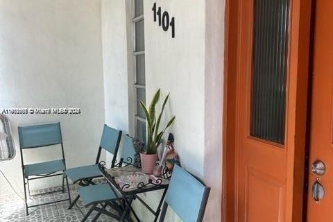 Casa en venta en Miami, Florida, 5 dormitorios, 159.42 m2 № 1968683 - foto 7