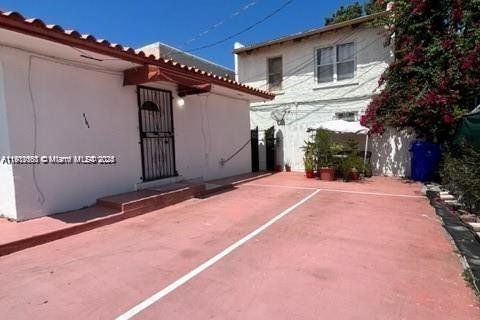 Casa en venta en Miami, Florida, 5 dormitorios, 159.42 m2 № 1968683 - foto 5