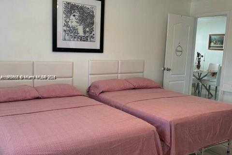 Casa en venta en Miami, Florida, 5 dormitorios, 159.42 m2 № 1968683 - foto 16