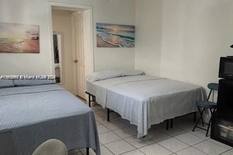 Casa en venta en Miami, Florida, 5 dormitorios, 159.42 m2 № 1968683 - foto 23