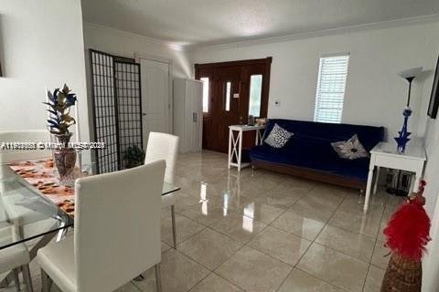 Casa en venta en Miami, Florida, 5 dormitorios, 159.42 m2 № 1968683 - foto 8