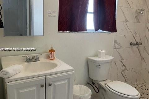 Casa en venta en Miami, Florida, 5 dormitorios, 159.42 m2 № 1968683 - foto 22