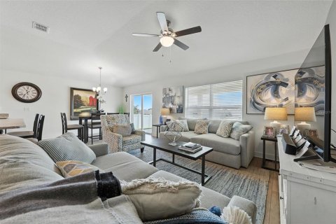 House in Mascotte, Florida 3 bedrooms, 142.79 sq.m. № 1853422 - photo 21