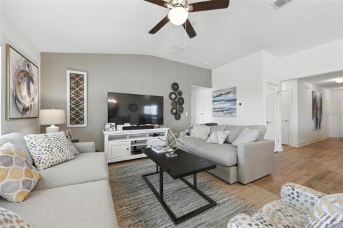 House in Mascotte, Florida 3 bedrooms, 142.79 sq.m. № 1853422 - photo 20