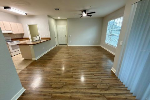Condominio en venta en Temple Terrace, Florida, 1 dormitorio, 77.48 m2 № 2101609 - foto 4
