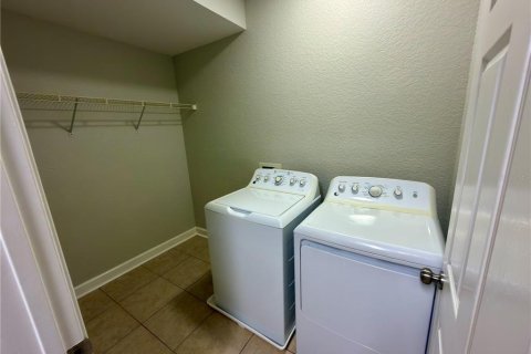 Condominio en venta en Temple Terrace, Florida, 1 dormitorio, 77.48 m2 № 2101609 - foto 10