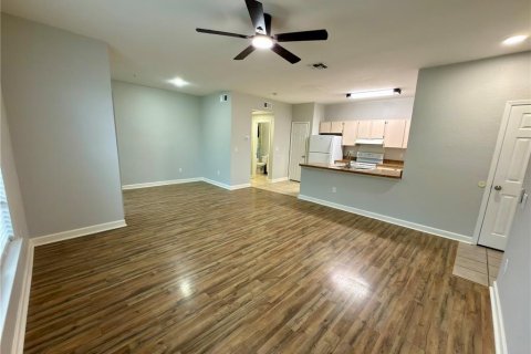 Condominio en venta en Temple Terrace, Florida, 1 dormitorio, 77.48 m2 № 2101609 - foto 3