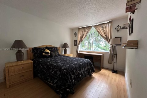 Condominio en alquiler en Miami, Florida, 2 dormitorios, 77.11 m2 № 2054483 - foto 4