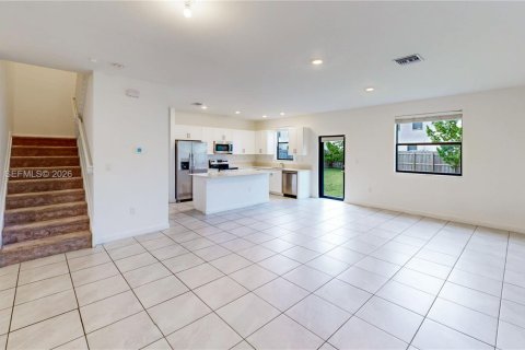 House in Homestead, Florida 5 bedrooms, 224.64 sq.m. № 2069597 - photo 7