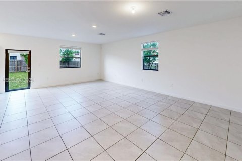 House in Homestead, Florida 5 bedrooms, 224.64 sq.m. № 2069597 - photo 8