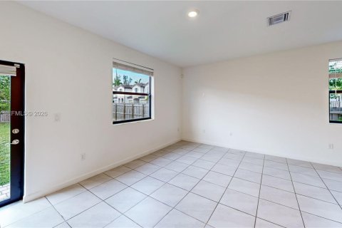 House in Homestead, Florida 5 bedrooms, 224.64 sq.m. № 2069597 - photo 10