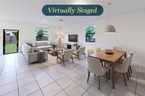 House in Homestead, Florida 5 bedrooms, 224.64 sq.m. № 2069597 - photo 9