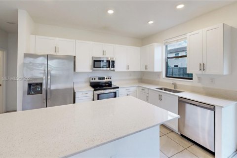 House in Homestead, Florida 5 bedrooms, 224.64 sq.m. № 2069597 - photo 20