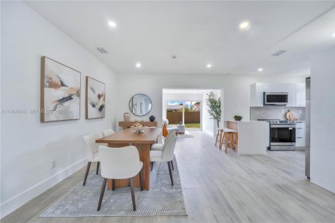 Casa en venta en Dania Beach, Florida, 4 dormitorios, 143.16 m2 № 2030440 - foto 7