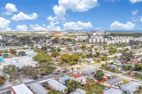 Casa en venta en Dania Beach, Florida, 4 dormitorios, 143.16 m2 № 2030440 - foto 27