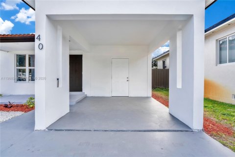 Casa en venta en Dania Beach, Florida, 4 dormitorios, 143.16 m2 № 2030440 - foto 2