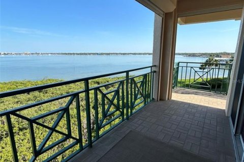 Condo in Saint Petersburg, Florida, 2 bedrooms  № 1724922 - photo 6