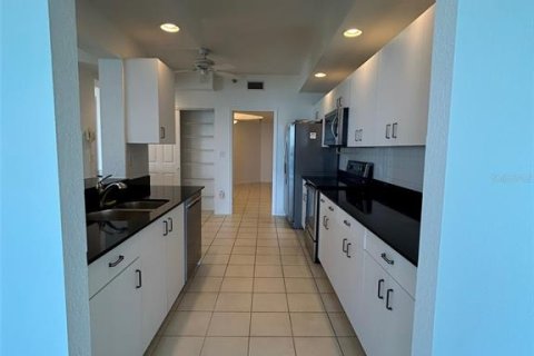 Снять в аренду кондоминиум в Сент-Питерсберг, Флорида 3 комнаты, 166.95м2, № 1724922 - фото 14