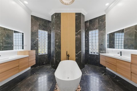 Villa ou maison à vendre à Plantation, Floride: 5 chambres, 285.77 m2 № 2005888 - photo 21