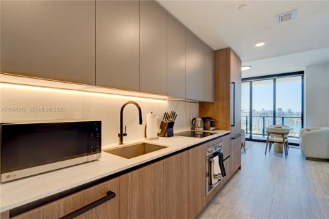 Condominio en venta en Miami Beach, Florida, 2 dormitorios, 74.51 m2 № 2055878 - foto 7