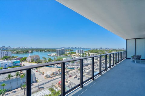 Condominio en venta en Miami Beach, Florida, 2 dormitorios, 74.51 m2 № 2055878 - foto 15