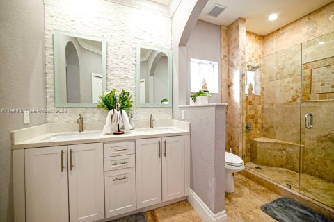 Villa ou maison à louer à Cutler Bay, Floride: 4 chambres, 178.28 m2 № 2051519 - photo 11