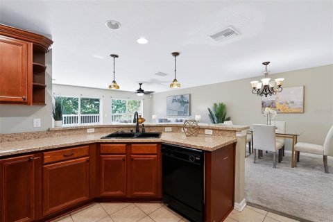 Touwnhouse à vendre à Tampa, Floride: 3 chambres, 142.05 m2 № 2376810 - photo 13