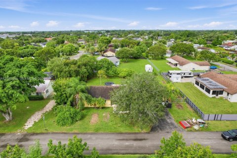 Villa ou maison à vendre à Homestead, Floride: 3 chambres, 141.12 m2 № 2400629 - photo 2