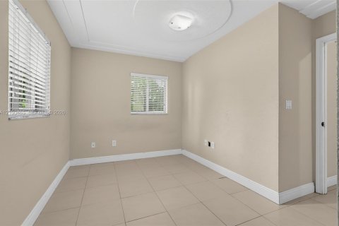 Villa ou maison à vendre à Homestead, Floride: 3 chambres, 141.12 m2 № 2400629 - photo 21