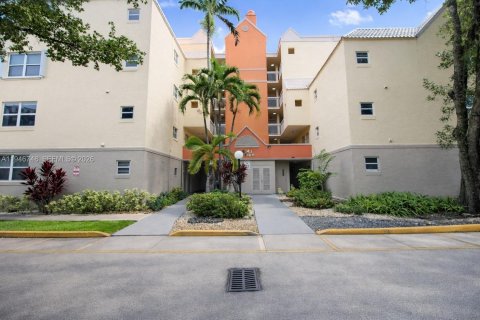 Condominio en venta en Doral, Florida, 1 dormitorio, 75.25 m2 № 2002919 - foto 10