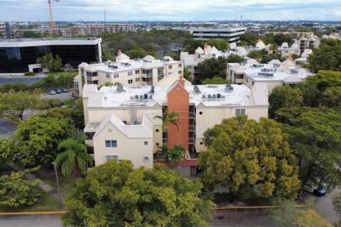 Condominio en venta en Doral, Florida, 1 dormitorio, 75.25 m2 № 2002919 - foto 12