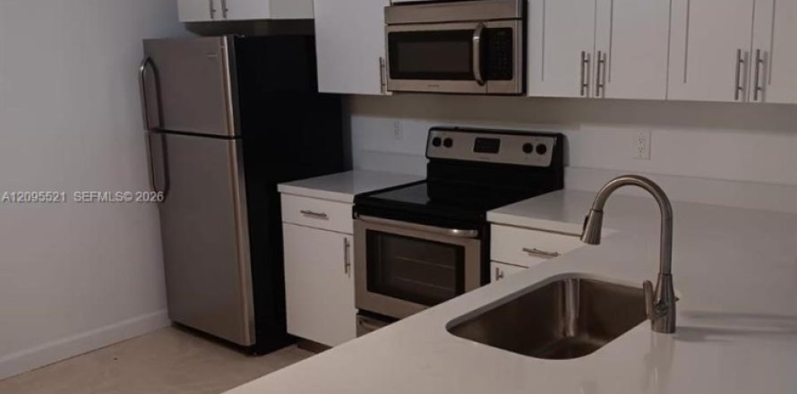 Condo in Plantation, Florida, 1 bedroom № 2392101