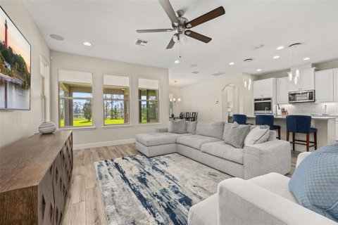 House in Winter Garden, Florida 5 bedrooms, 363.25 sq.m. № 1908616 - photo 8