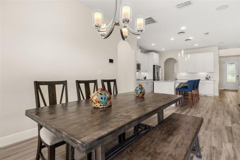 House in Winter Garden, Florida 5 bedrooms, 363.25 sq.m. № 1908616 - photo 16