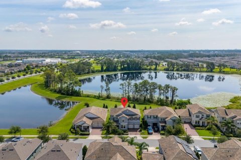 House in Winter Garden, Florida 5 bedrooms, 363.25 sq.m. № 1908616 - photo 1