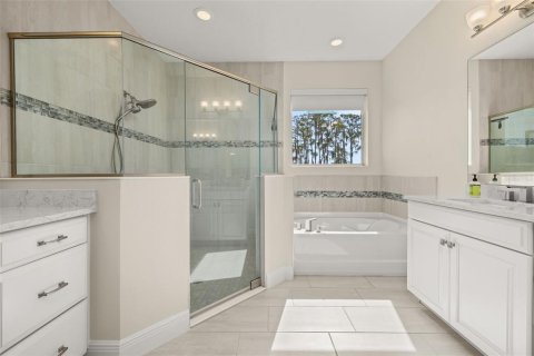 House in Winter Garden, Florida 5 bedrooms, 363.25 sq.m. № 1908616 - photo 26
