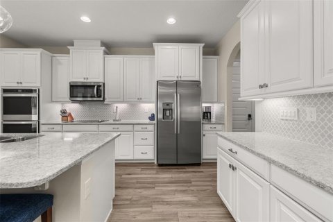 House in Winter Garden, Florida 5 bedrooms, 363.25 sq.m. № 1908616 - photo 12