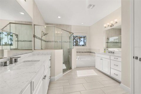 House in Winter Garden, Florida 5 bedrooms, 363.25 sq.m. № 1908616 - photo 25