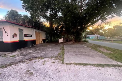 Commercial property in Bradenton, Florida № 2366796