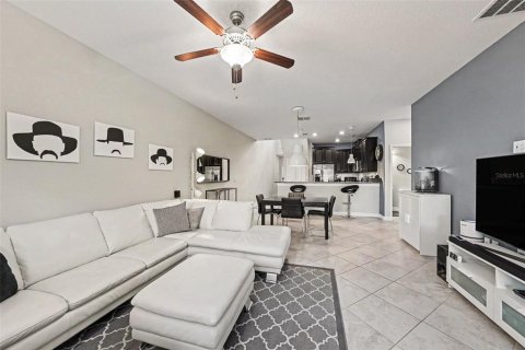 Adosado en venta en Wesley Chapel, Florida, 4 dormitorios, 209.12 m2 № 2105280 - foto 7