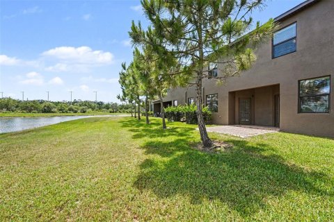Adosado en venta en Wesley Chapel, Florida, 4 dormitorios, 209.12 m2 № 2105280 - foto 5