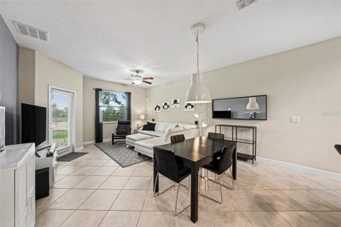Adosado en venta en Wesley Chapel, Florida, 4 dormitorios, 209.12 m2 № 2105280 - foto 8