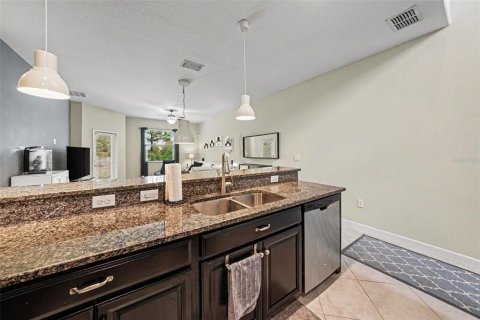 Adosado en venta en Wesley Chapel, Florida, 4 dormitorios, 209.12 m2 № 2105280 - foto 11