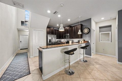 Adosado en venta en Wesley Chapel, Florida, 4 dormitorios, 209.12 m2 № 2105280 - foto 4