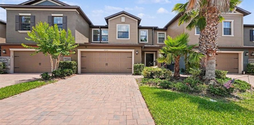 Adosado en Wesley Chapel, Florida 4 dormitorios, 209.12 m2 № 2105280