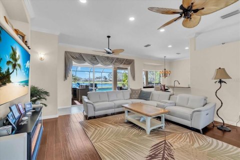 House in Parrish, Florida 3 bedrooms, 244.33 sq.m. № 1509743 - photo 23